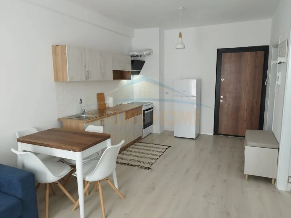 Tirane, jepet me qera apartament 1+1 Kati 9, 54 m² 370 € 