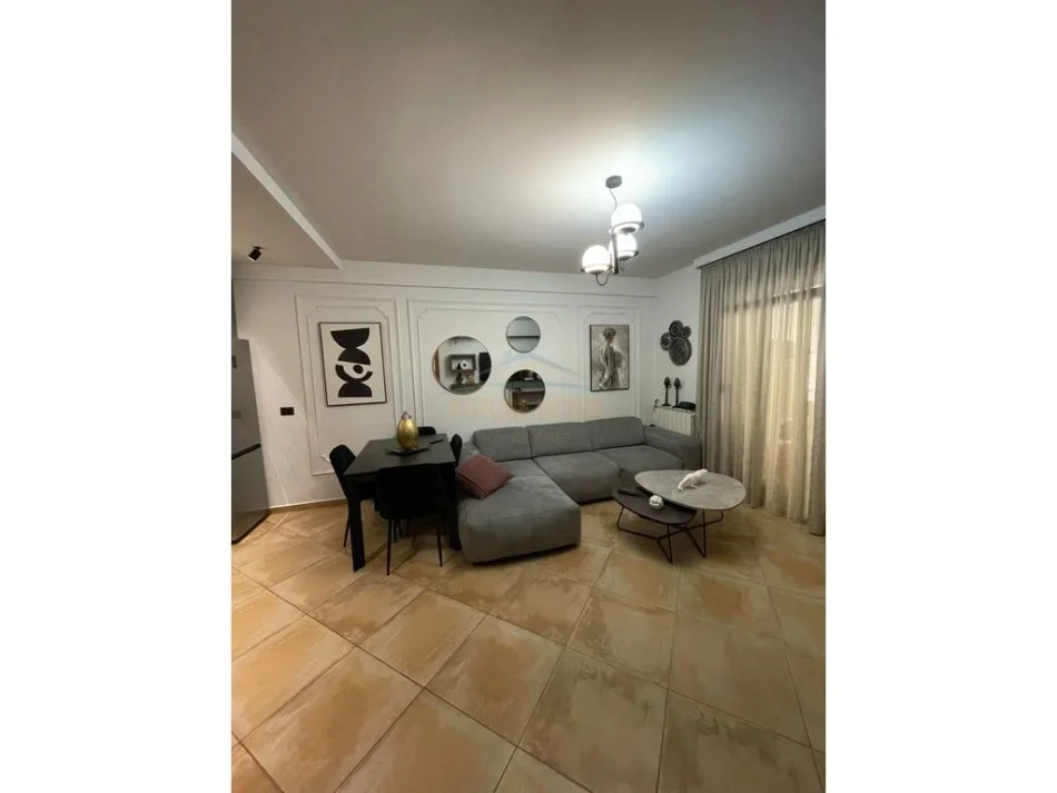 Tirane, shitet apartament 1+1+Ballkon Kati 2, 66 m² 127.000 € (Kodra e Diellit)