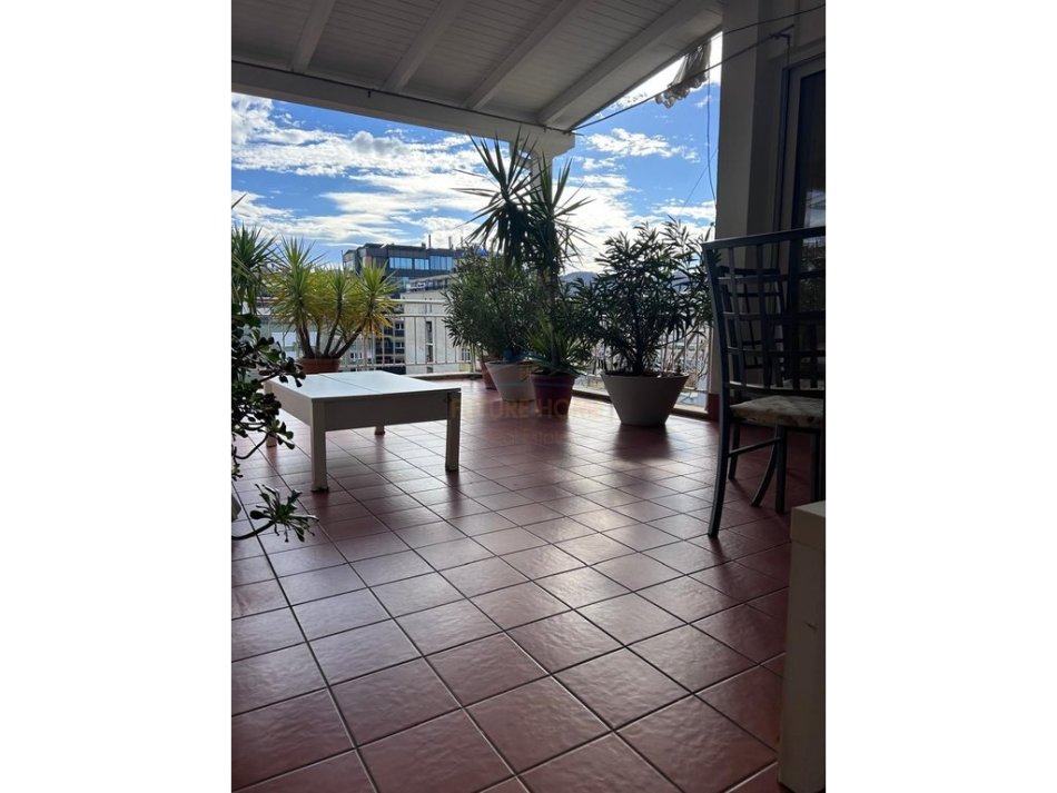 Tirane, shitet apartament 2+1 Kati 10, 198 m² 600.000 € (Blloku)