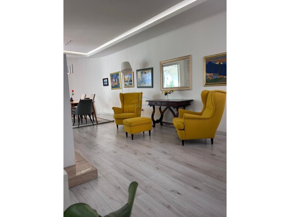 Tirane, shitet apartament 2+1 Kati 10, 198 m² 600.000 € (Blloku)