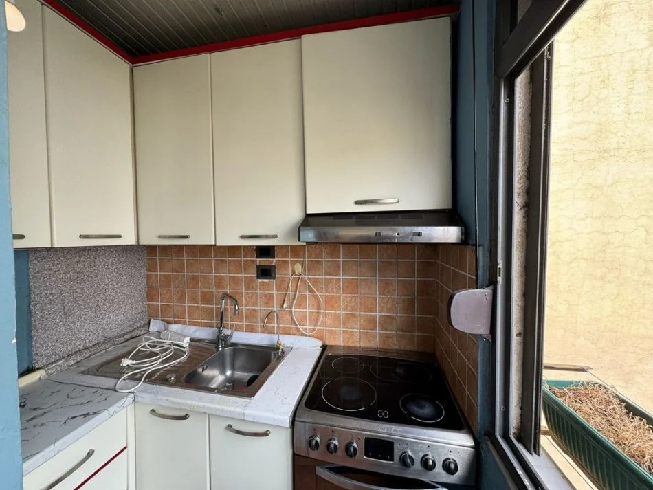 Tirane, jepet me qera apartament 2+1 Kati 5, 60 m² 500 € (Rruga Ferit Xhajko)