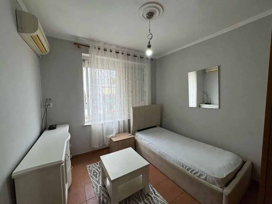 Tirane, jepet me qera 2+1 Kati 5, 60 m² 500 € (Rruga Ferit Xhajko,)