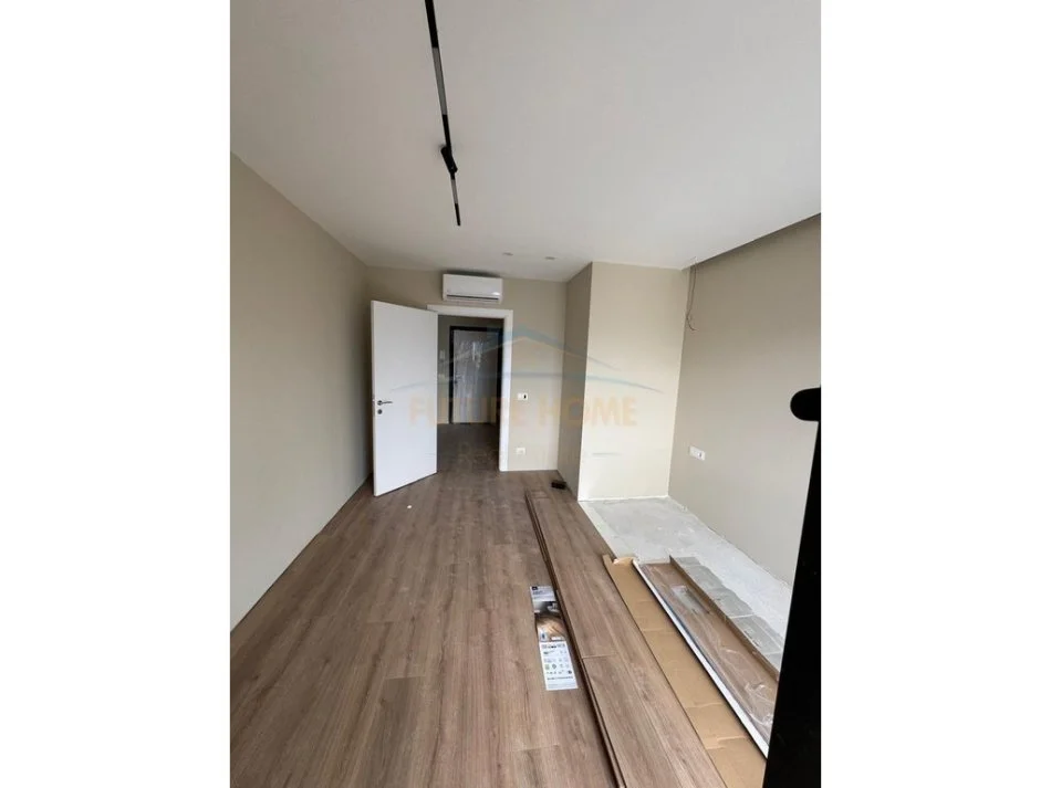 Tirane, shitet apartament 1+1+Ballkon Kati 2, 70 m² 125.000 € (Dogana)