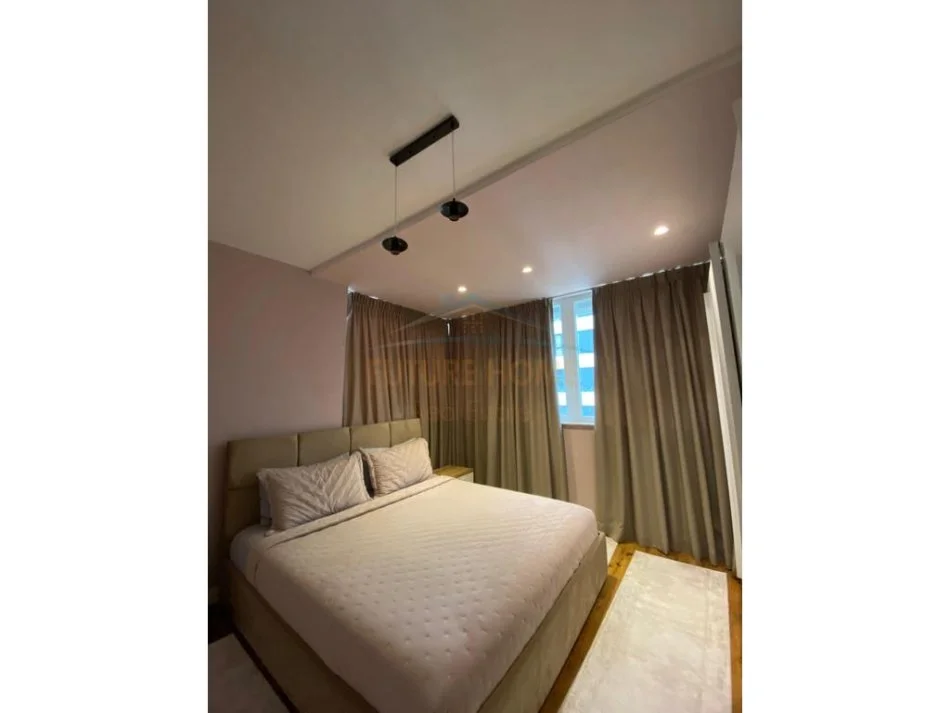 Tirane, shitet apartament 3+1+Ballkon Kati 9, 122 m² 248.000 € (Rruga e Kavajës,Tirane.)