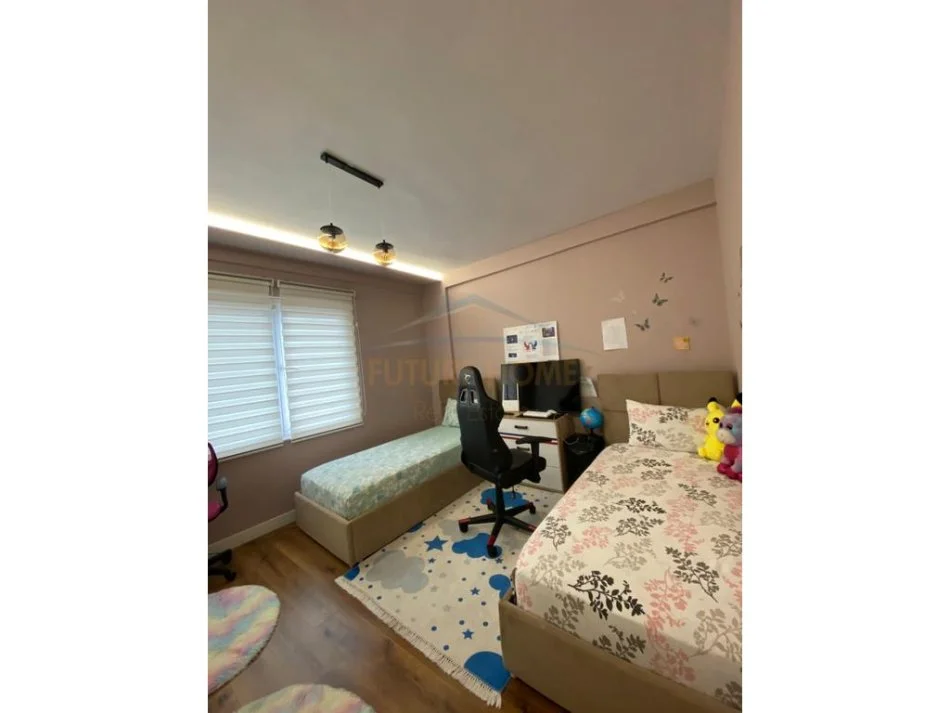 Tirane, shitet apartament 3+1+Ballkon Kati 9, 122 m² 248.000 € (Rruga e Kavajës,Tirane.)