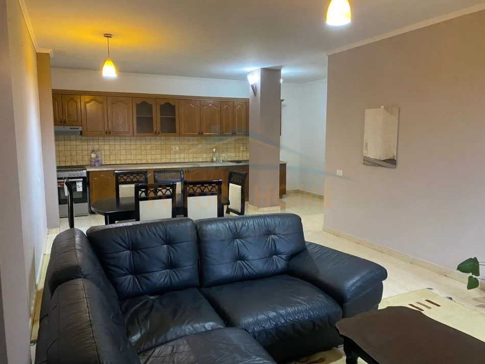 Tirane, jepet me qera apartament 2+1 Kati 9, 100 m² 550 € 