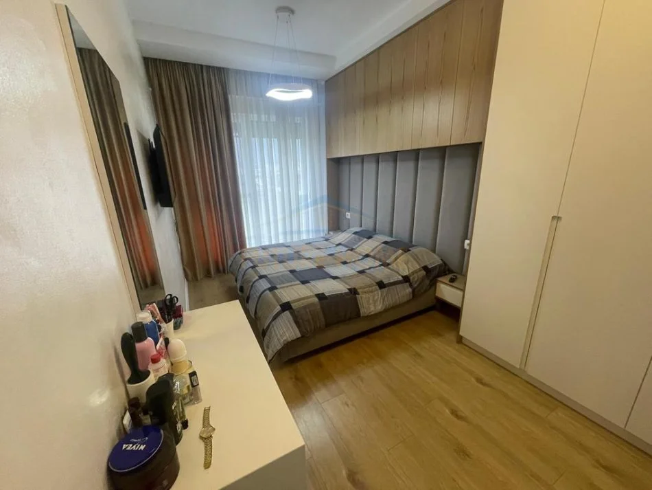 Tirane, jepet me qera apartament 1+1+Ballkon Kati 4, 60 m² 550 € (Jordan Misja)