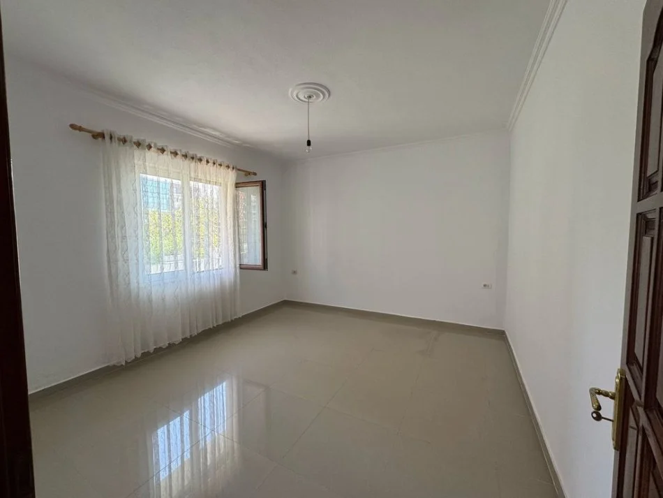 Tirane, jepet me qera apartament 2+1 Kati 1, 110 m² 400 € (Unaza e Re)