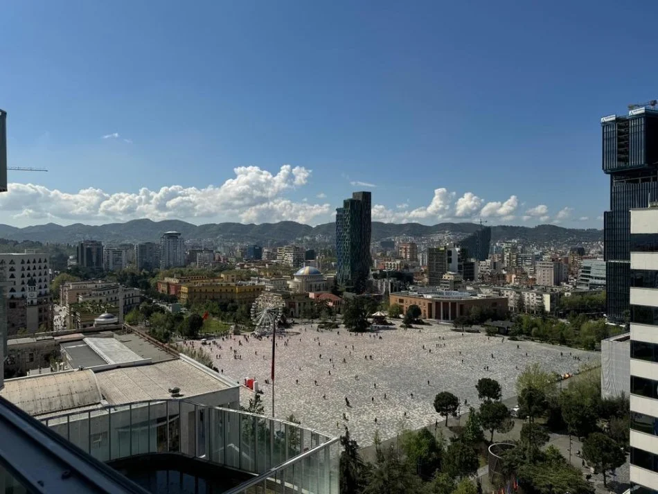 Tirane, shitet apartament 2+1+Ballkon Kati 13, 163 m² 775.000 € (Qender)