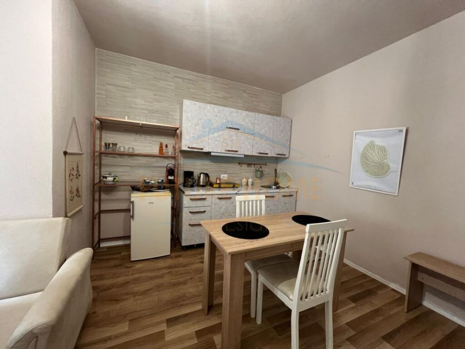 Durres, jepet me qera apartament 1+1 Kati 1, 46 m² 400 € (Shkemb Kavaje)