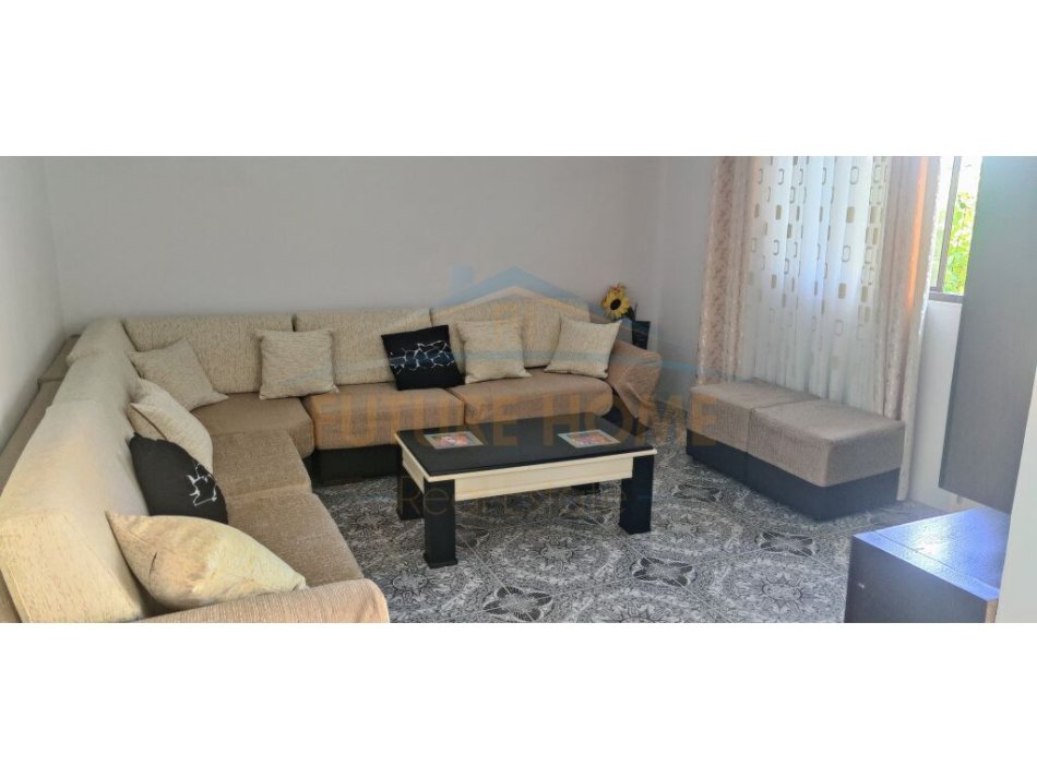 jepet me qera shtepi 2+1 Kati 2, 450 € (spitall)
