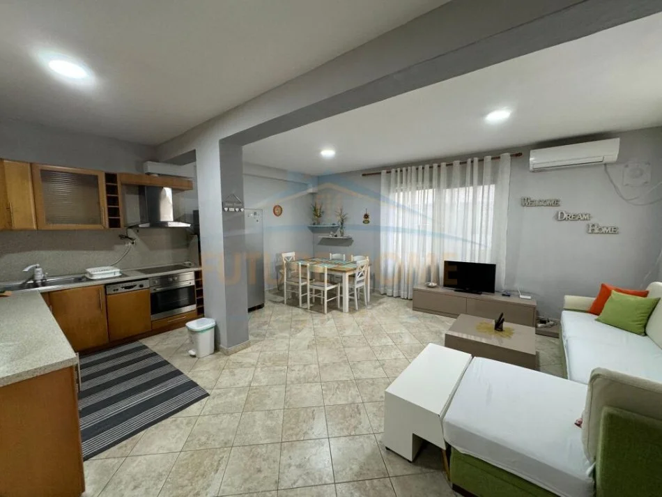 Durres, jepet me qera apartament 2+1 Kati 0, 85 m² 650 € 