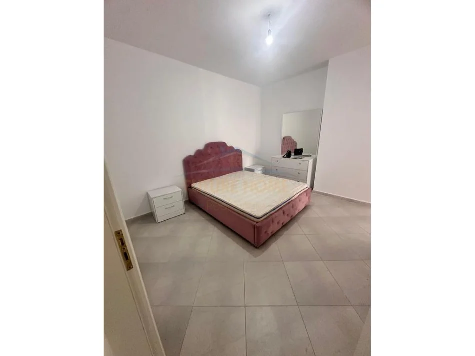 Durres, jepet me qera apartament 2+1+Ballkon Kati 5, 96 m² 350 € (UKD ,Durres)