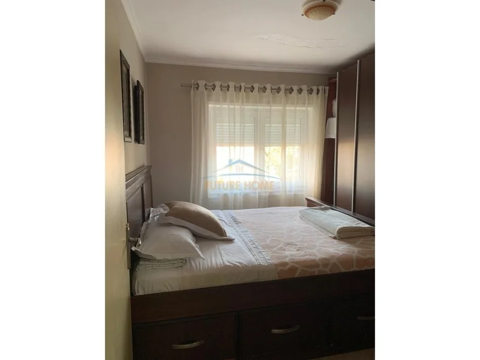 Tirane, shitet apartament 2+1 Kati 2, 59 m² 105.000 € (Kombinat)