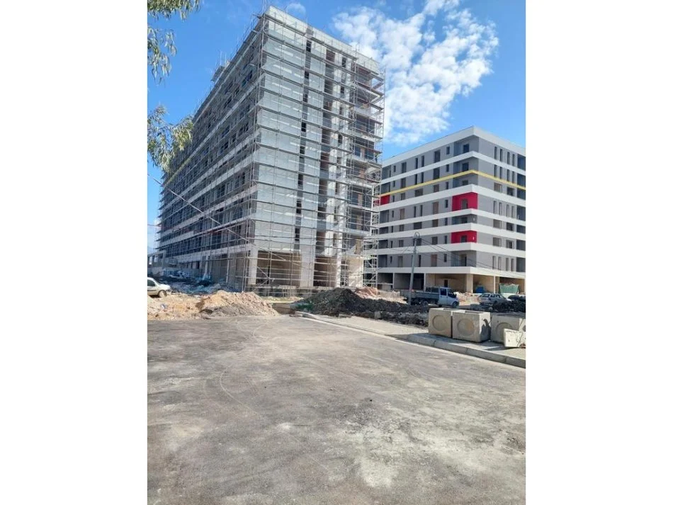 Tirane, shitet apartament 2+1 Kati 4, 97 m² 97.000 € (Autostrata Tirane- Durres)
