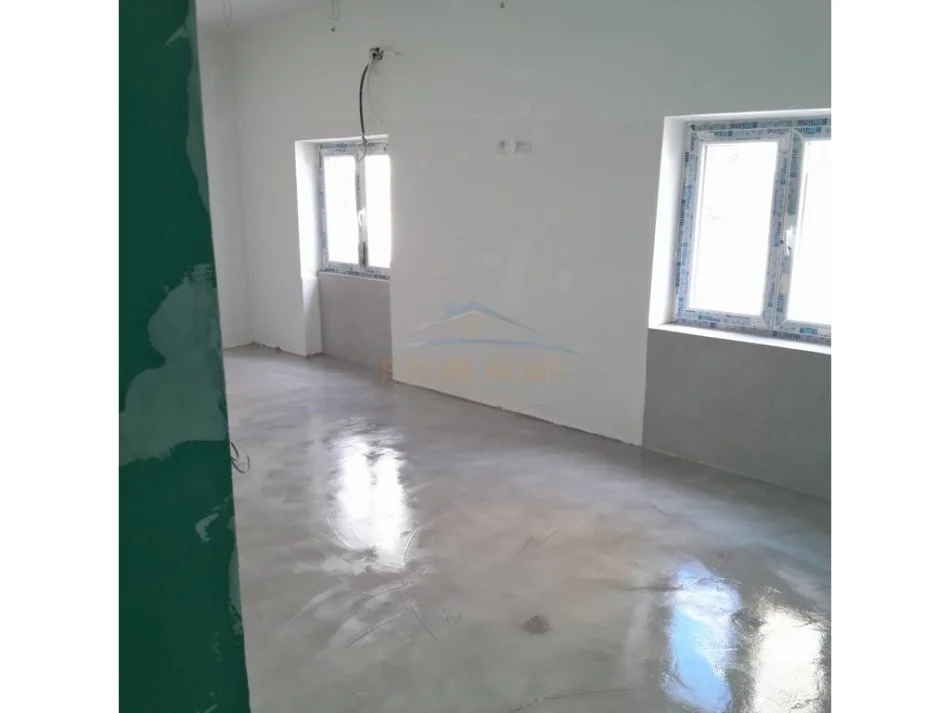 Tirane, shitet garsonier 1+1 Kati 5, 74 m² 220.000 € (Shallvarett)