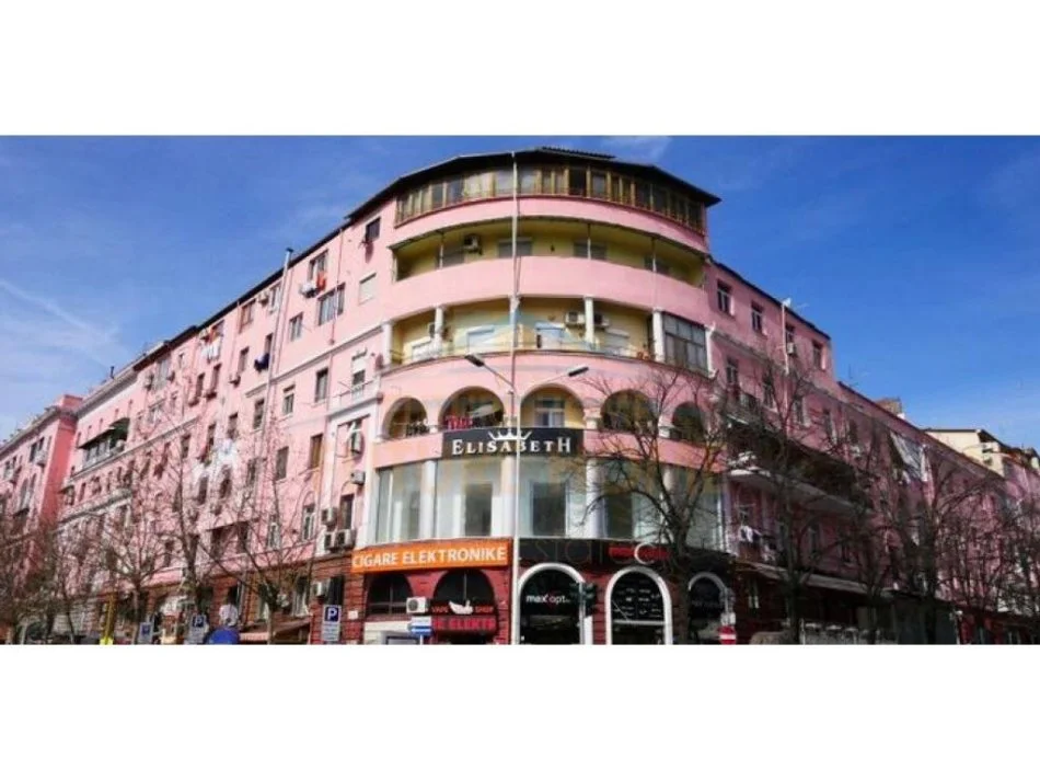 Tirane, shitet garsonier 1+1 Kati 5, 74 m² 220.000 € (Shallvarett)