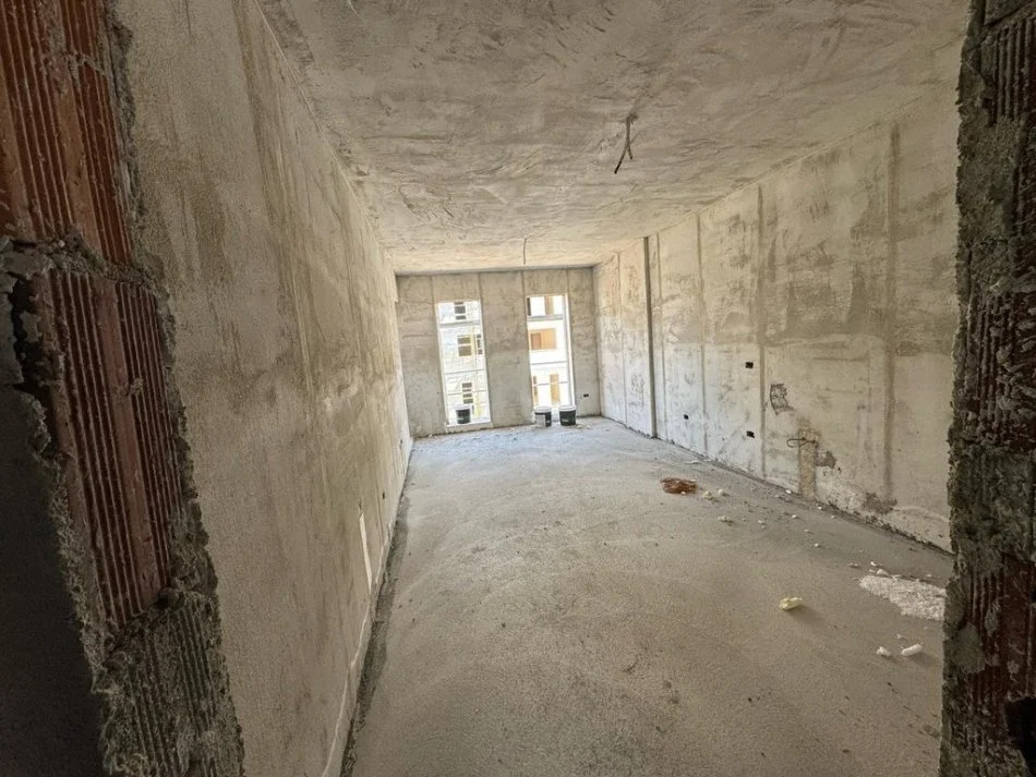 Tirane, shitet apartament 2+1+Ballkon Kati 4, 97 m² 97.000 € (Univers City)