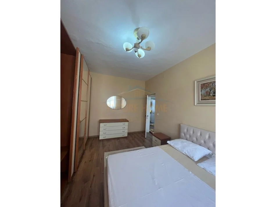 Tirane, jepet me qera apartament 2+1 Kati 5, 70 m² 600 € (21 Dhjetori)