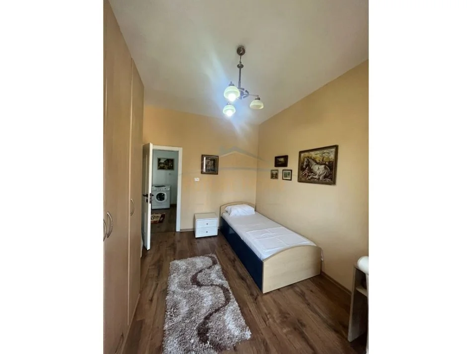 Tirane, jepet me qera apartament 2+1 Kati 5, 70 m² 600 € (21 Dhjetori)