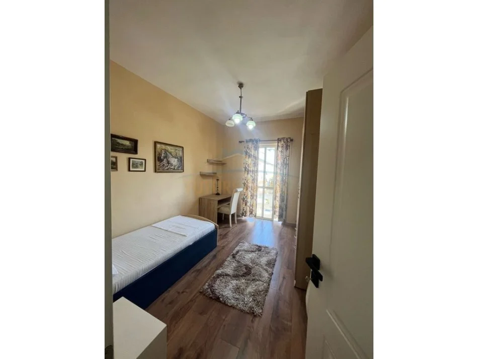 Tirane, jepet me qera apartament 2+1 Kati 5, 70 m² 600 € (21 Dhjetori)