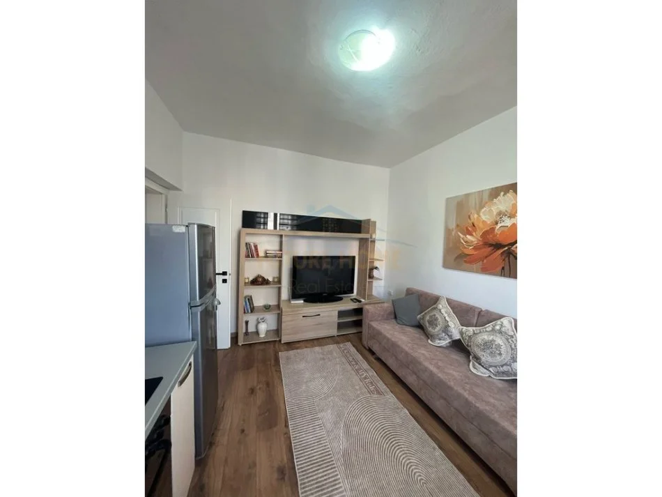 Tirane, jepet me qera apartament 2+1 Kati 5, 70 m² 600 € (21 Dhjetori)