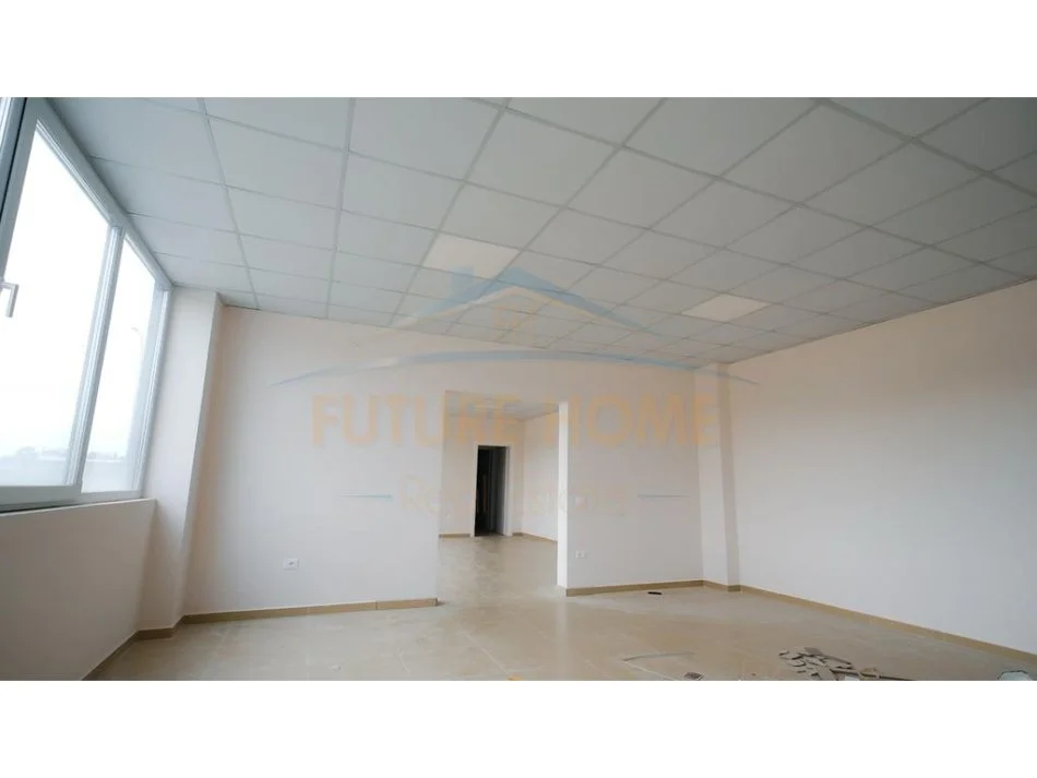 Tirane, jap me qera ambjent biznesi , (AUTOSTRADA TIRANE DURRES)