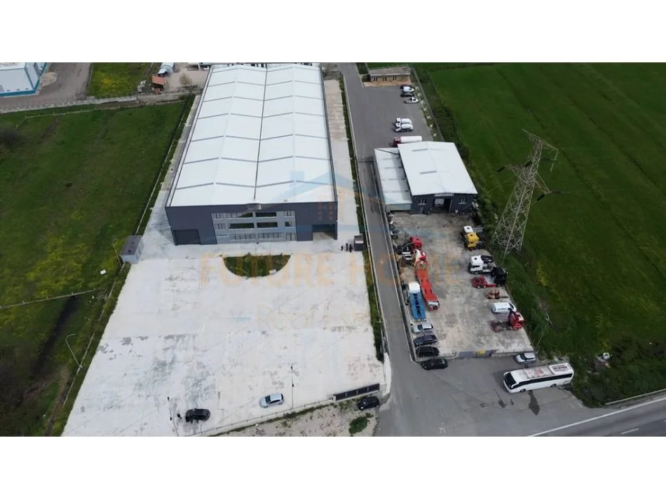 Tirane, jepet me qera Kapanon Kati 0, 7.783 m² 14.000 € (Autostrada Tirane - Durres)   OPP51471