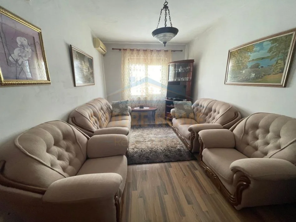 Durres, jepet me qera apartament 2+1 Kati 5, 80 m² 400 € (TATIMET,DURRES)