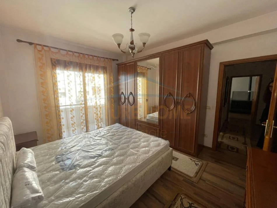 Durres, jepet me qera apartament 2+1 Kati 5, 80 m² 400 € (TATIMET,DURRES)