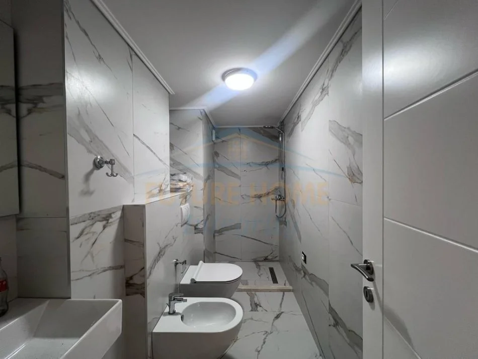 Tirane, jepet me qera apartament Dublex Kati 1, 140 m² 800 € (Porcelan)