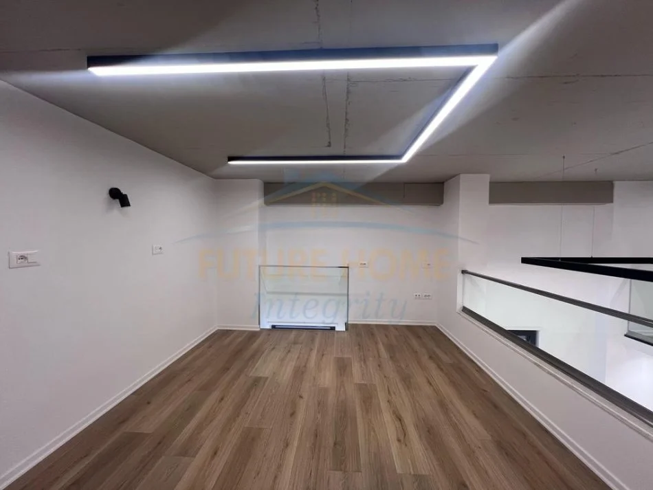 Tirane, jepet me qera apartament Dublex Kati 1, 140 m² 800 € (Porcelan)