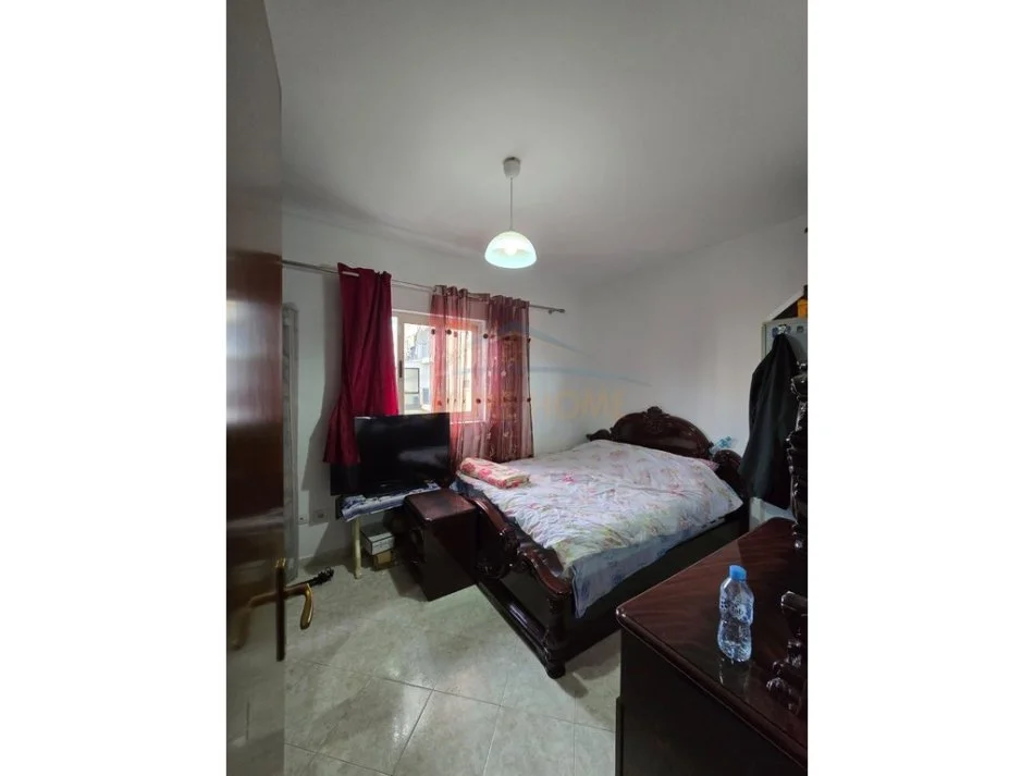 Tirane, shitet apartament 2+1+Ballkon Kati 2, 85 m² 156.500 € (Ish Fusha e Aviacionit)