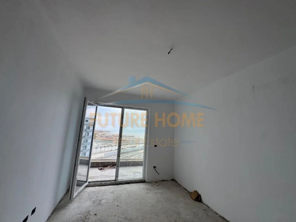 Qerret, shitet apartament 1+1 Kati 7, 81 m² 129.760 € (Kavaje)