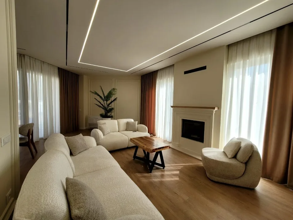 Tirane, jepet me qera Vile 3+1+Ballkon , 500 m² 4.000 € (Green Valley Liqeni i Thate)