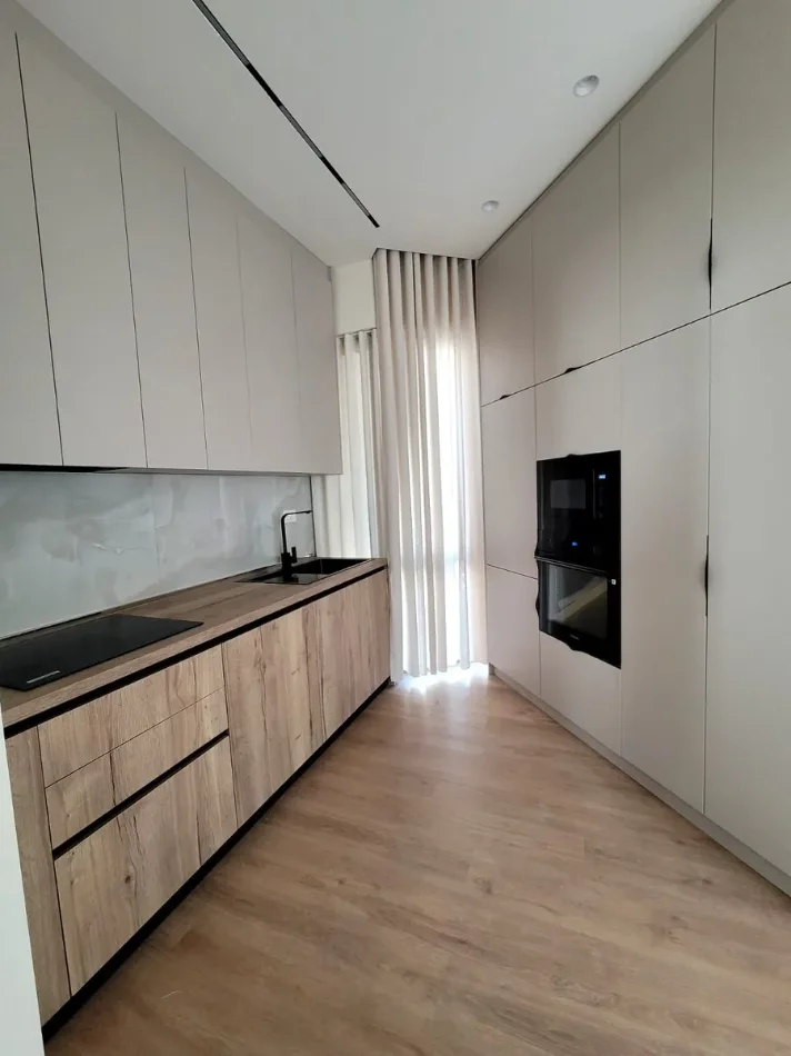Tirane, jepet me qera Vile 3+1+Ballkon , 500 m² 4.000 € (Green Valley Liqeni i Thate)