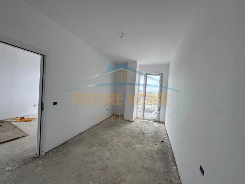 Qerret, shitet apartament 1+1 Kati 7, 81 m² 129.760 € (Kavaje)