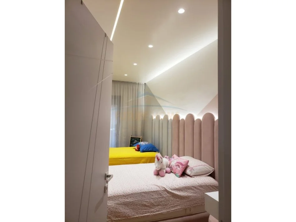 Tirane, shitet apartament 2+1 Kati 1, 118 m² 250.000 € (Unaza e re)