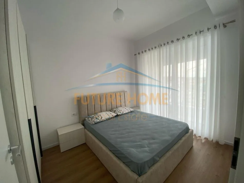 Tirane, jepet me qera apartament 2+1 Kati 7, 65 m² 500 € (Ali Dem)