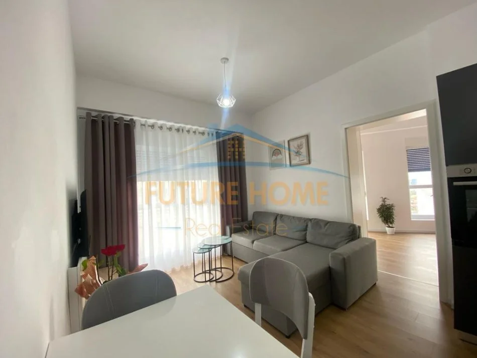 Tirane, jepet me qera apartament 2+1 Kati 7, 65 m² 500 € (Ali Dem)