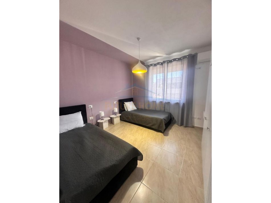 Durres, jepet me qera apartament 3+1 Kati 8, 146 m² 1.200 € (RRUGA E PORTIT ,DURRES)