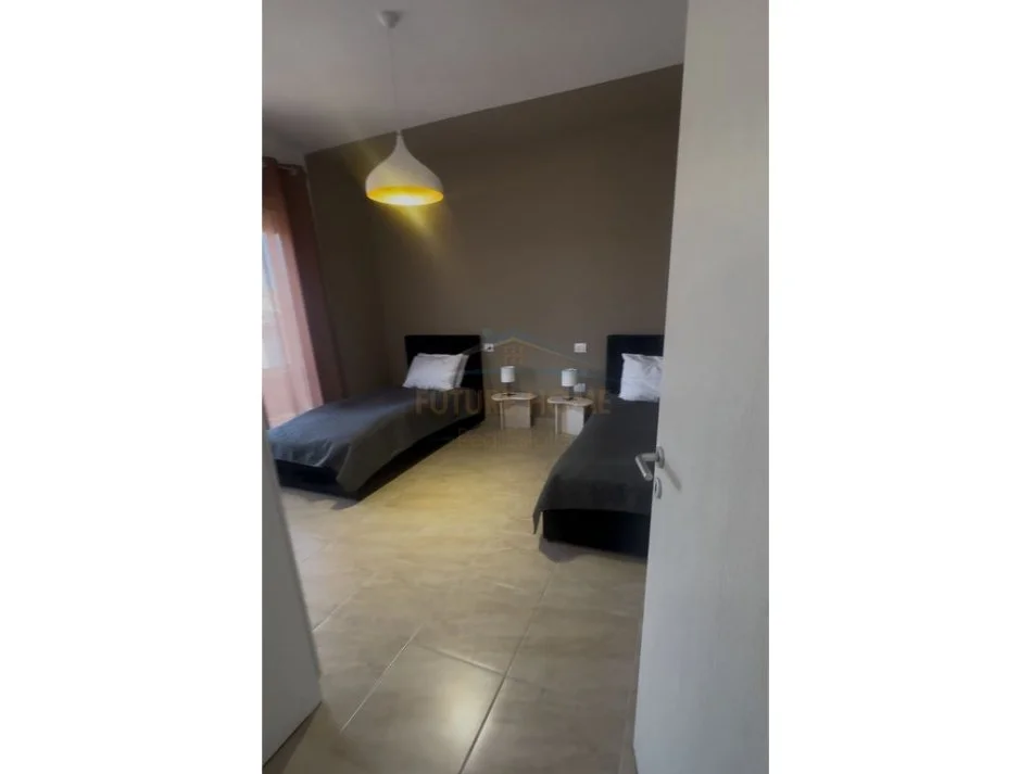 Durres, jepet me qera apartament , 146 m² 1.200 € (RRUGA E PORTIT ,DURRES)