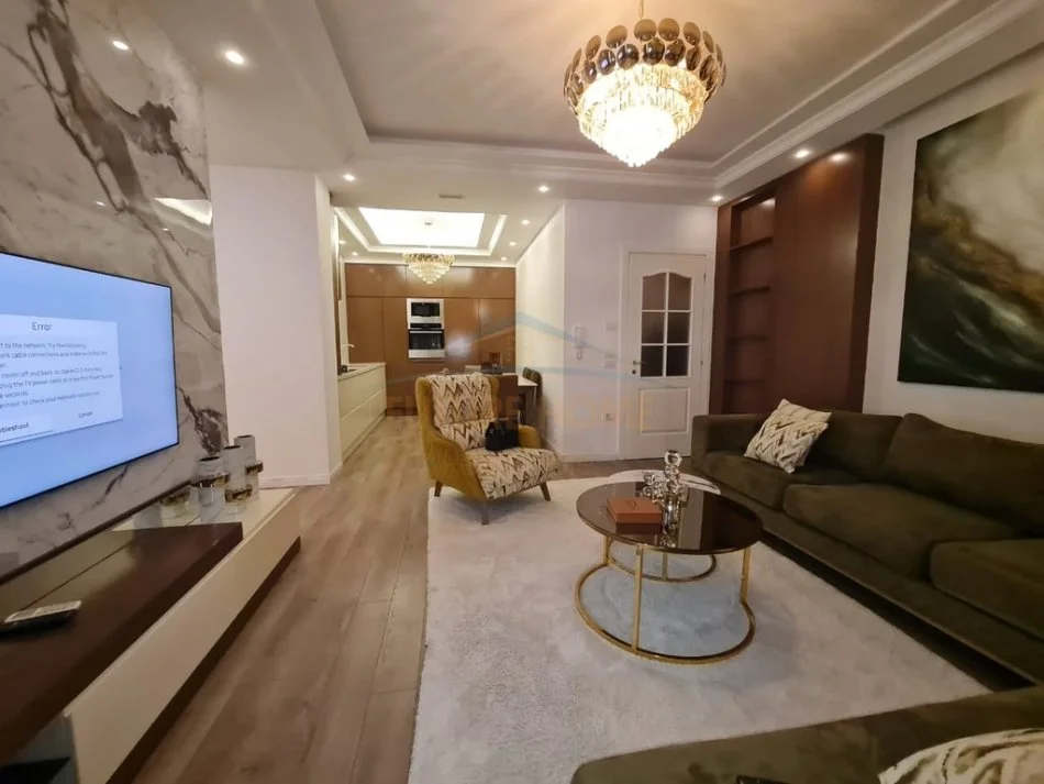 Tirane, jepet me qera apartament 2+1 Kati 4, 112 m² 1.000 € (Unaza e Re)