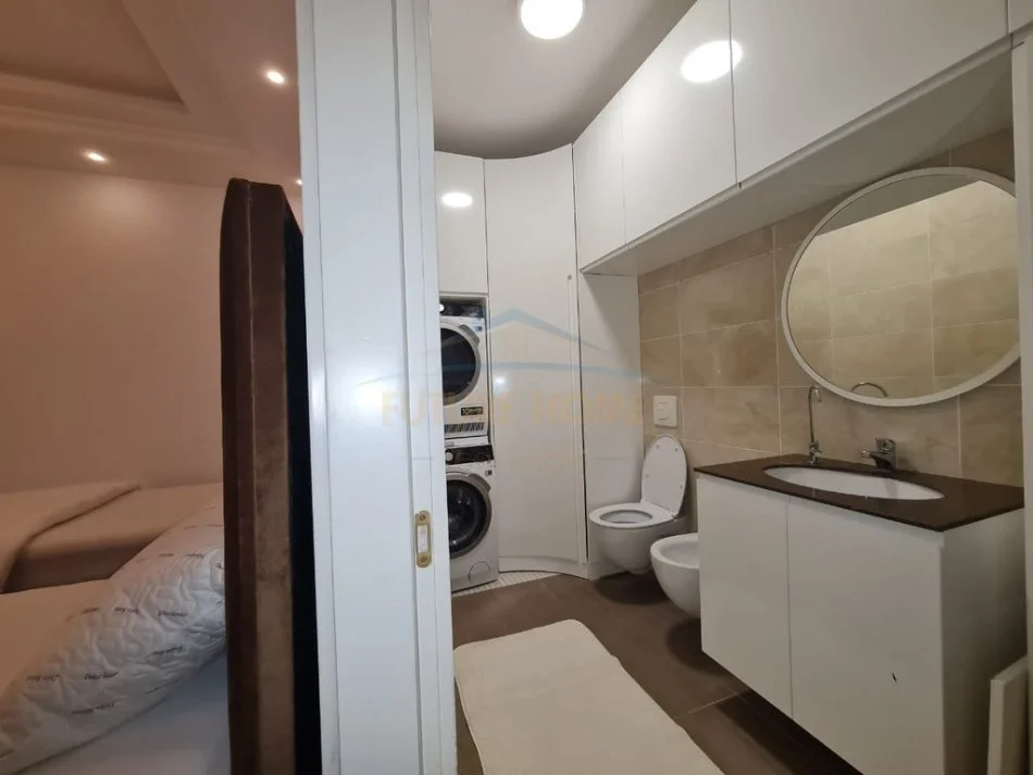 Tirane, jepet me qera apartament 2+1 Kati 4, 112 m² 1.000 € (Unaza e Re)