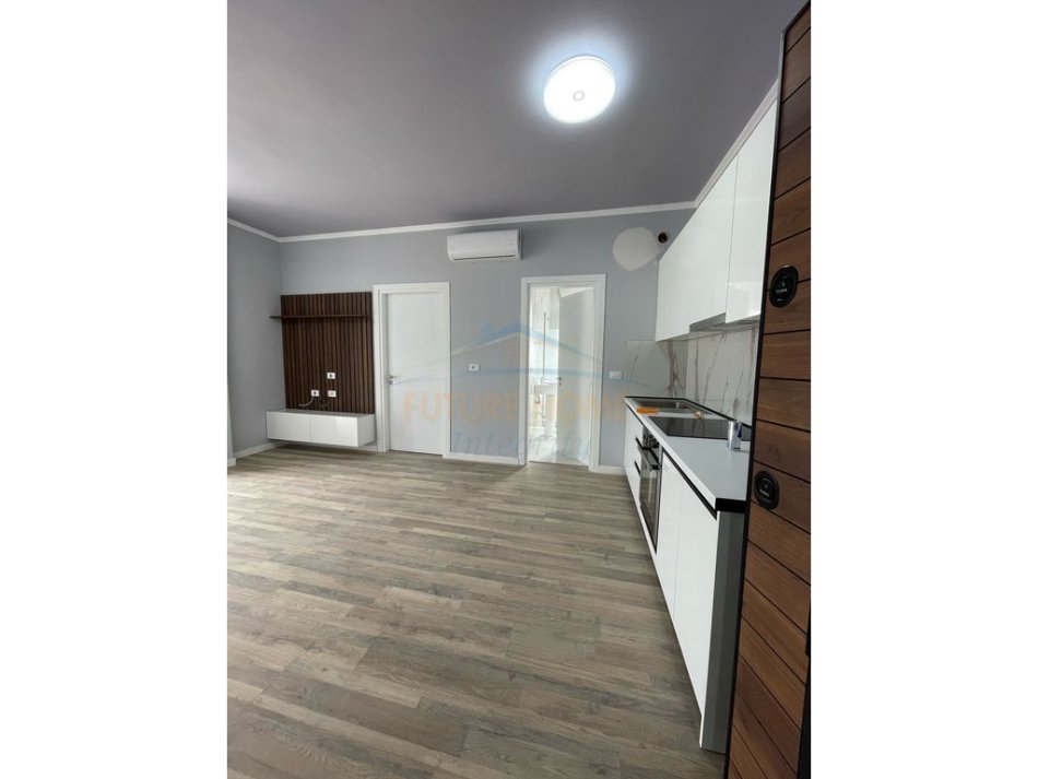 Tirane, shitet apartament 1+1 Kati 9, 47 m² 88.000 € (Rruga 5 Maji)