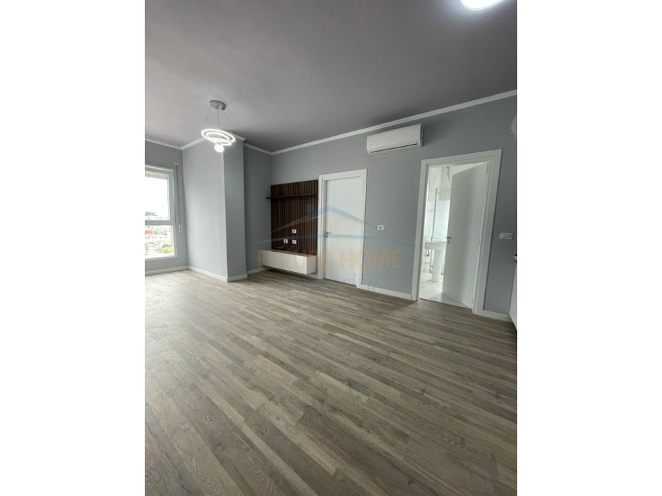 Tirane, shitet apartament 1+1 Kati 9, 47 m² 88.000 € (Rruga 5 Maji)
