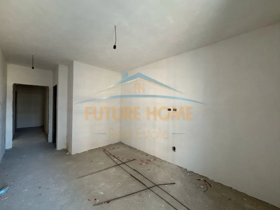 Tirane, shitet apartament 2+1+Ballkon Kati 2, 117 m² 199.000 € (Bulevardi i Ri)