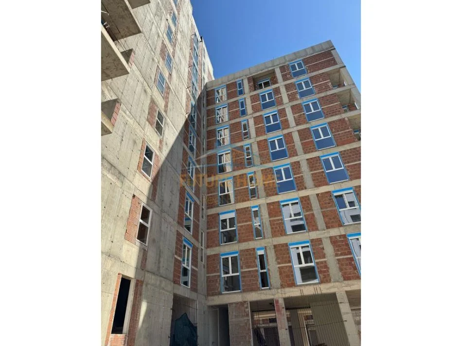 Tirane, shitet apartament 2+1+Ballkon Kati 2, 117 m² 199.000 € (Bulevardi i Ri)
