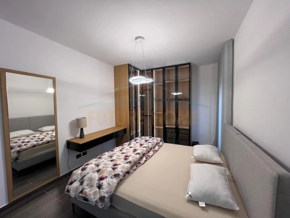 Tirane, jepet me qera apartament 2+1 Kati 2, 1.500 € (Sofia Hill Residence)