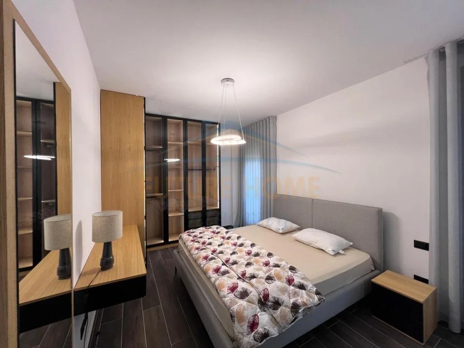 Tirane, jepet me qera apartament 2+1 Kati 2, 1.500 € (Sofia Hill Residence)